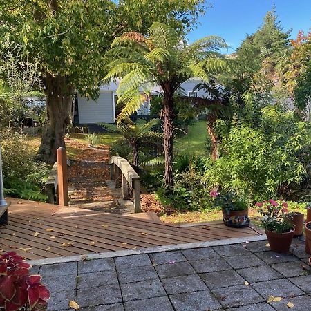 Superb Studio Retreat With Spa, Pool & Bbq Access 왕거누이 외부 사진