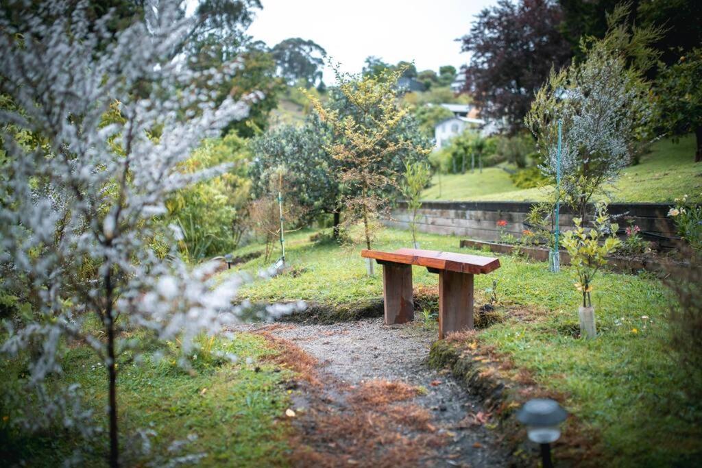 Superb Studio Retreat With Spa, Pool & Bbq Access 왕거누이 외부 사진