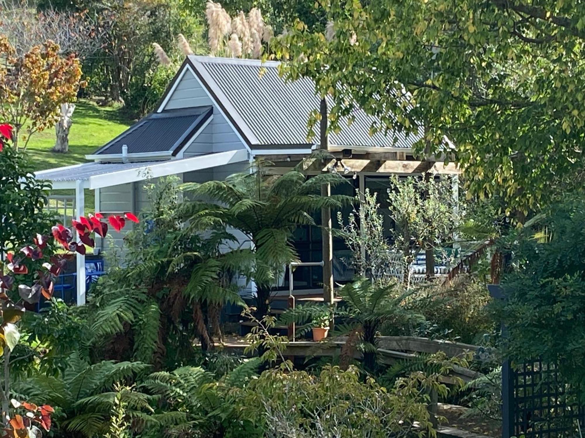 Superb Studio Retreat With Spa, Pool & Bbq Access 왕거누이 외부 사진